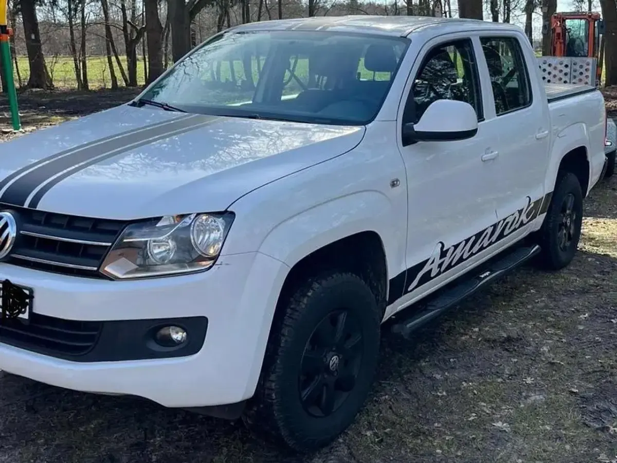 Używany VW Amarok 179 KM (131 kW) 2012 Biały Pickup