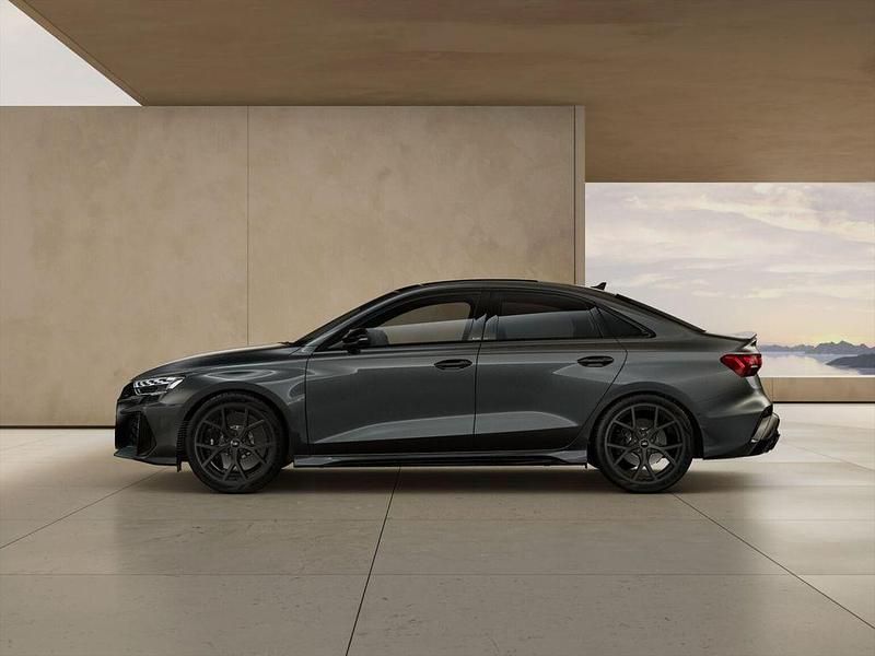 Neu Audi RS3 Exclusive 400 PS (294 kW) 2026 Orange Limousine