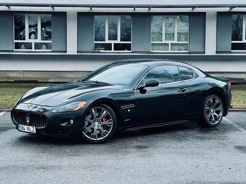 Schwarz Gebraucht 2010 Maserati Granturismo Coupé | 29.500 € (Superpreis) - Bild 1/4