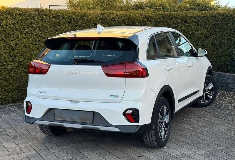 Gebraucht Kia Niro 141 PS (103 kW) 2022 Weiß SUV