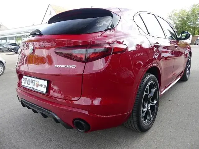 Gebraucht Alfa Romeo Stelvio Veloce 209 PS (153 kW) 2022 Rot SUV