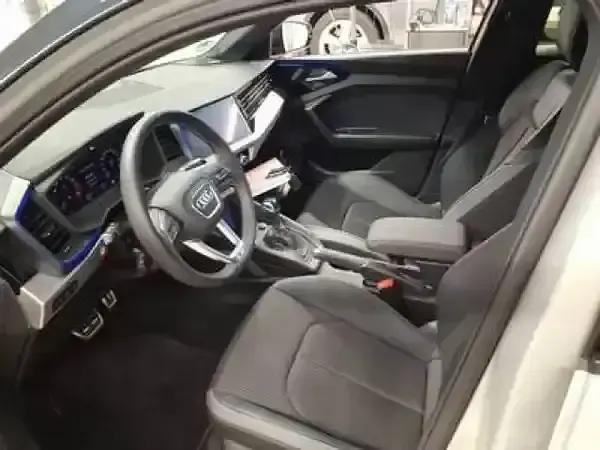 Gebraucht Audi A1 Sportback Ambiente 207 PS (152 kW) 2025 Tausilber metallic / manhattangrau metallic Kleinwagen