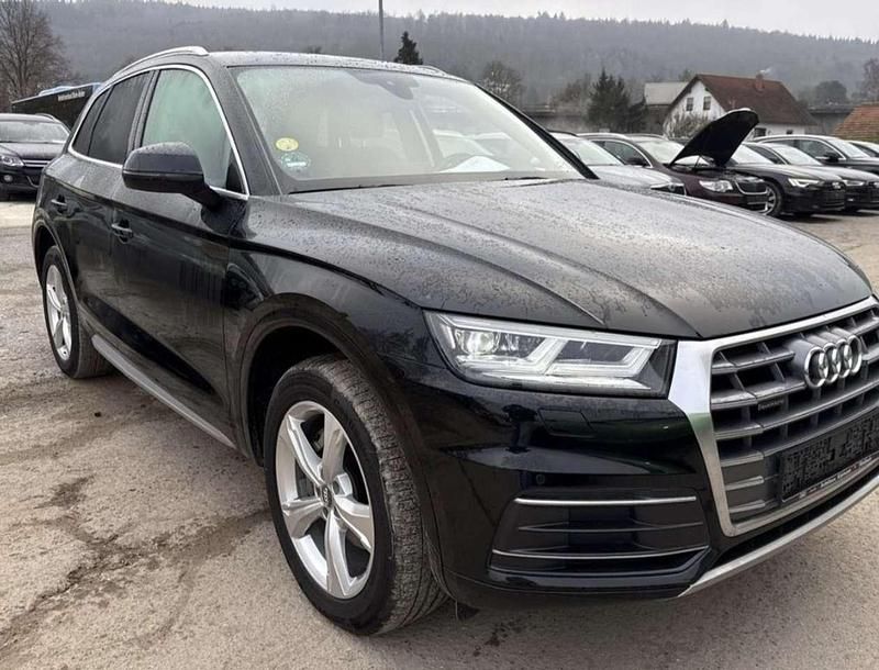 Gebraucht Audi Q5 Sport 190 PS (139 kW) 2018 Mythosschwarz metallic SUV
