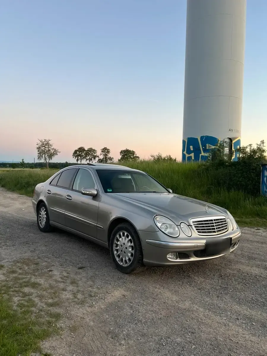 Gebraucht Mercedes E200 Elegance 163 PS (119 kW) 2004 Grau Limousine