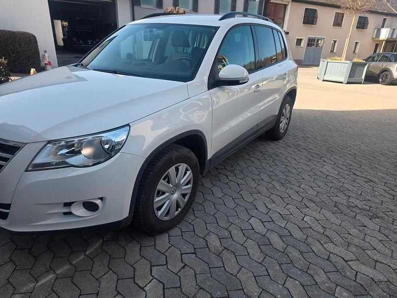 Gebraucht VW Tiguan Trendline 150 PS (110 kW) 2010 Weiß SUV
