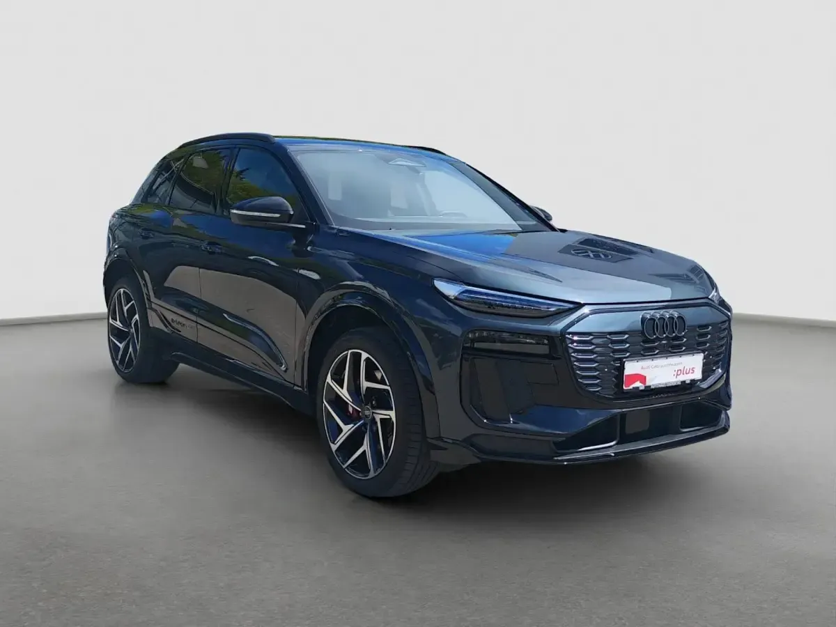 Gebraucht Audi SQ6 e-tron Ambiente 359 kW (489 PS) 2025 Manhattangrau metallic SUV