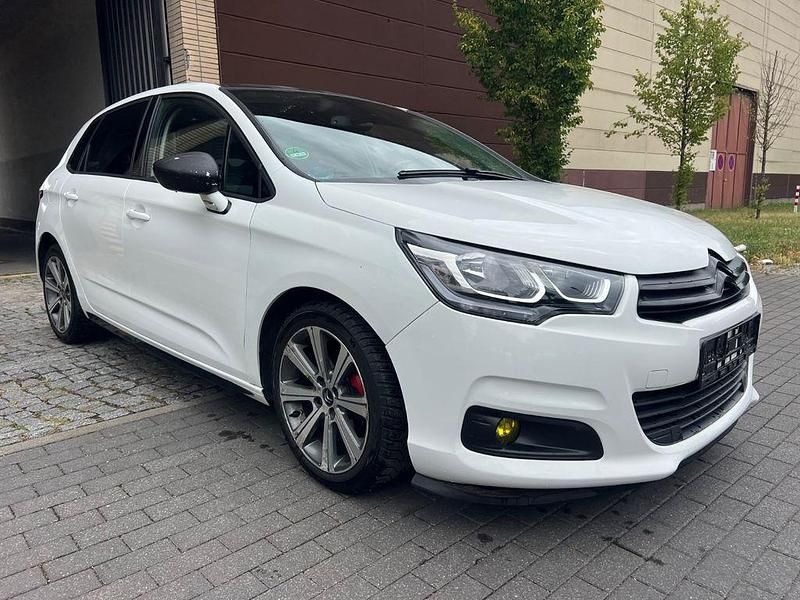 Weiß Gebraucht 2016 Citroën C4 PureTech Limousine | 4.299 € (Superpreis) - Bild 1/4