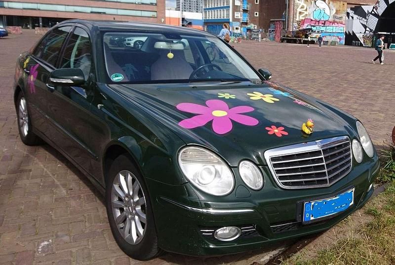 Grün Gebraucht 2006 Mercedes E320 Limousine | 3.333 € (Superpreis) - Bild 1/4