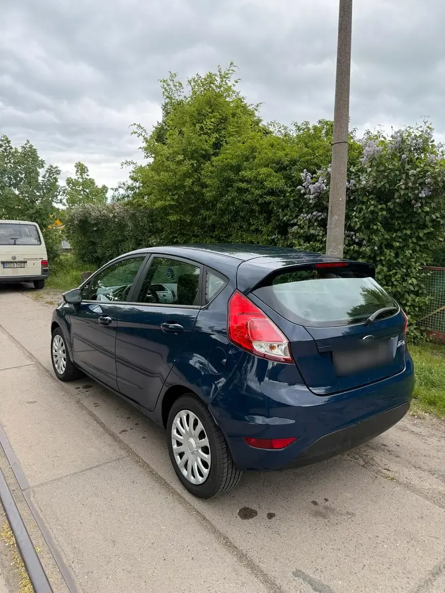 Gebraucht Ford Fiesta 68 PS (50 kW) 2012 Blau Limousine
