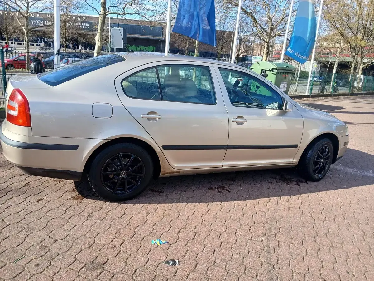 Używany Skoda Octavia 140 KM (102 kW) 2004 Żółty Kombi