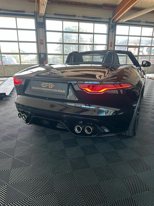 Gebraucht Jaguar F-Type 575 PS (422 kW) 2022 Schwarz Cabrio