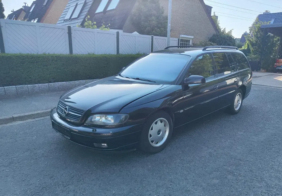 Gebraucht Opel Omega 211 PS (155 kW) 2000 Schwarz Kombi