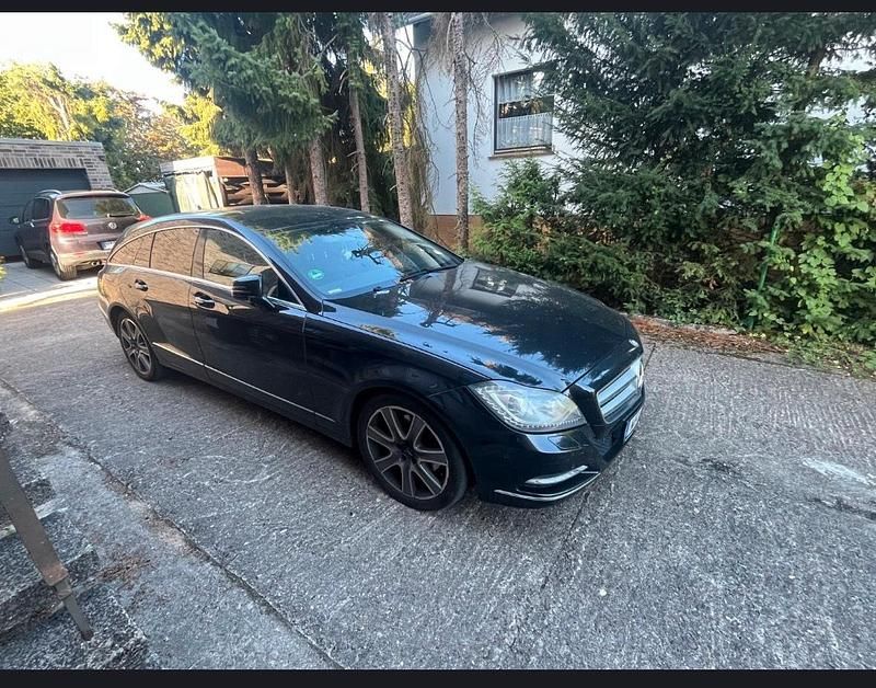 Schwarz Gebraucht 2013 Mercedes CLS250 Shooting Brake Kombi | 10.900 € (Fairer Preis) - Bild 1/4