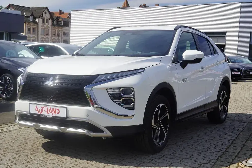 Second-hand Mitsubishi Eclipse Cross Plus 188 CP (138 kW) 2023 Alb SUV