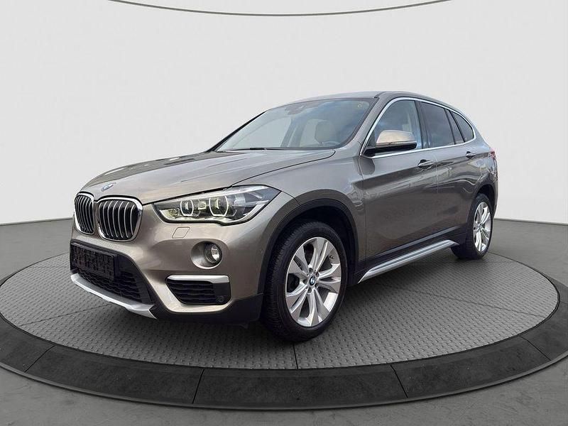 Silber Gebraucht 2016 BMW X1 xLine SUV | 20.736 € (Guter Preis) - Bild 1/4