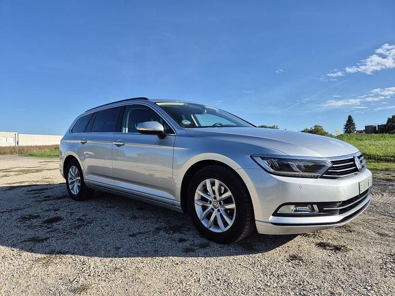 Gebraucht VW Passat Comfortline 150 PS (110 kW) 2018 Silber Kombi