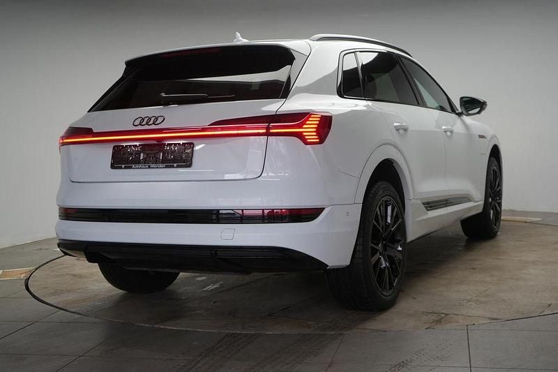 Gebraucht Audi e-tron S-Line 300 kW (408 PS) 2022 Glacier white SUV