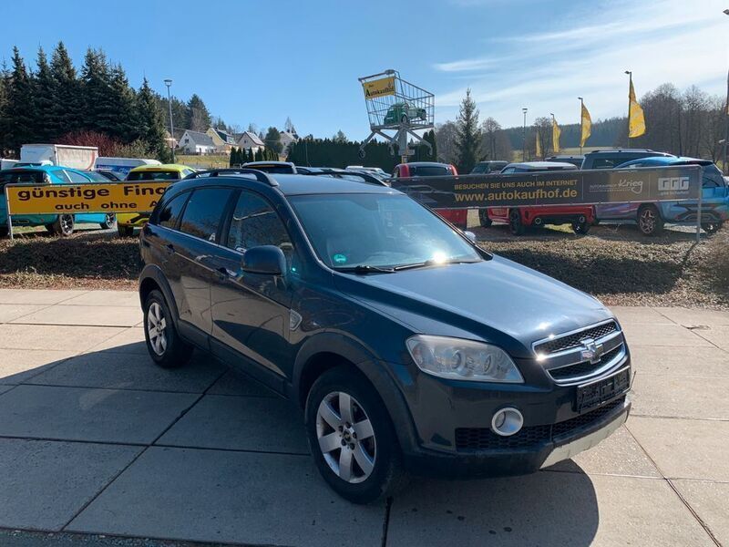 Grau Gebraucht 2007 Chevrolet Captiva LT SUV | 1.999 € (Superpreis) - Bild 1/4