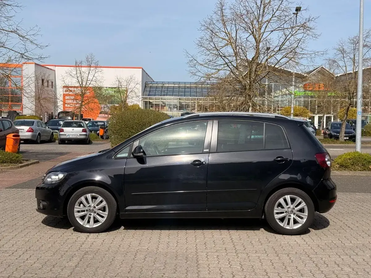 Gebraucht VW Golf Plus Style 105 PS (77 kW) 2012 Schwarz Van / Kleinbus