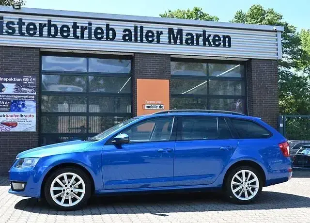 Gebraucht Skoda Octavia Style 150 PS (110 kW) 2017 Modra race/race blue Kombi