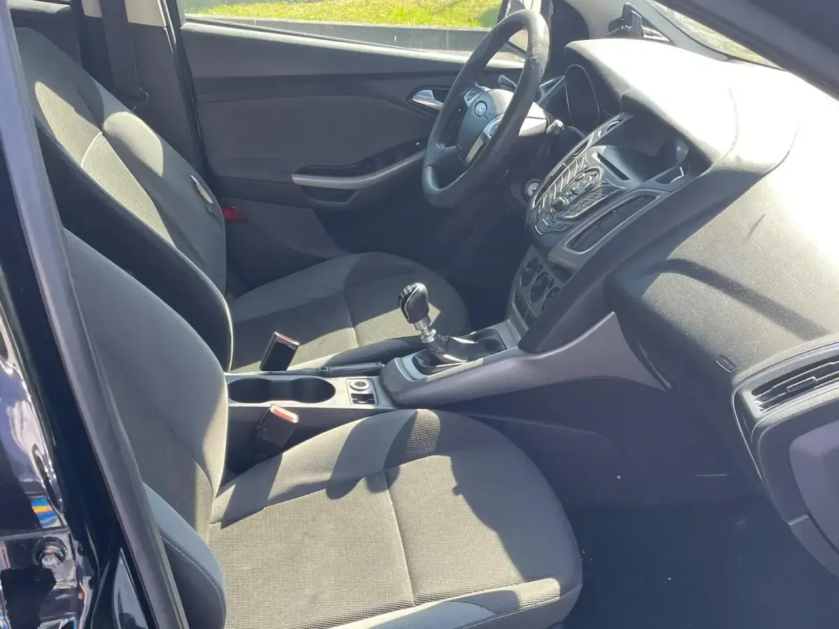 Gebraucht Ford Focus 115 PS (84 kW) 2011 Schwarz Kombi