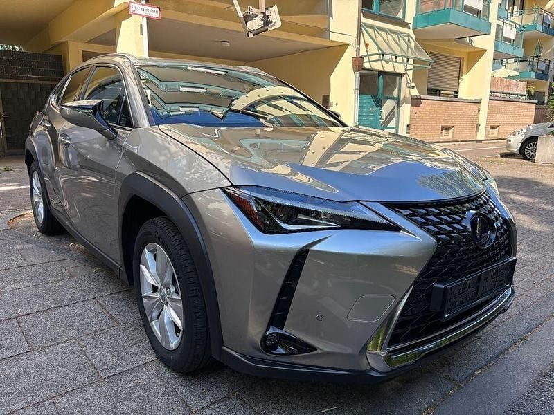 Silber Gebraucht 2021 Lexus UX SUV | 24.999 € (Fairer Preis) - Bild 1/4