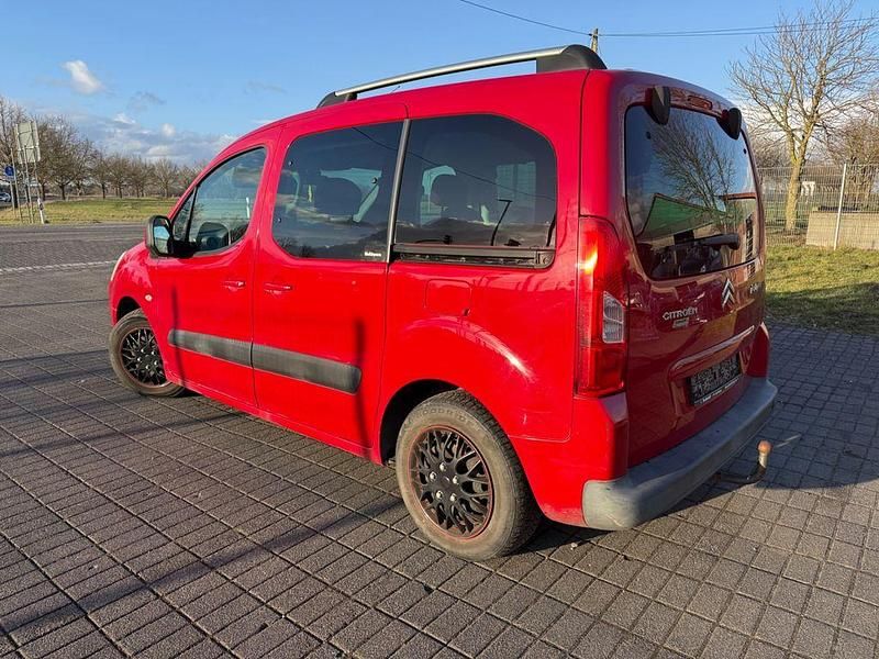 Gebraucht Citroën Berlingo 120 PS (88 kW) 2011 Rot Van / Kleinbus