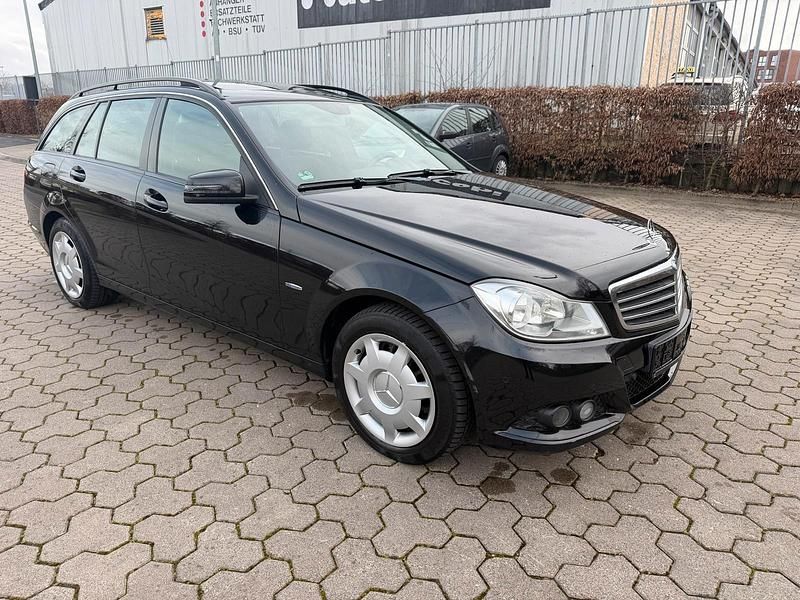 Gebraucht Mercedes C220 170 PS (125 kW) 2011 Schwarz Kombi