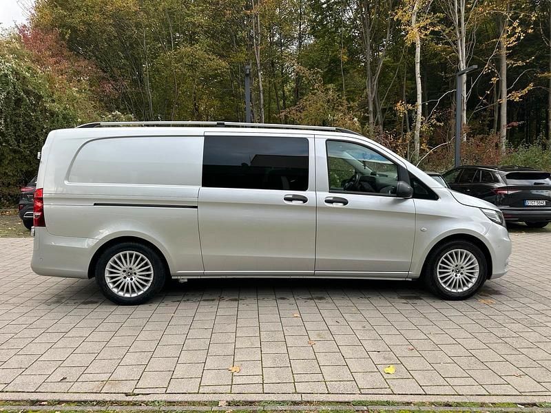 Silber Gebraucht 2021 Mercedes Vito Limousine | 28.000 € (Fairer Preis) - Bild 1/4