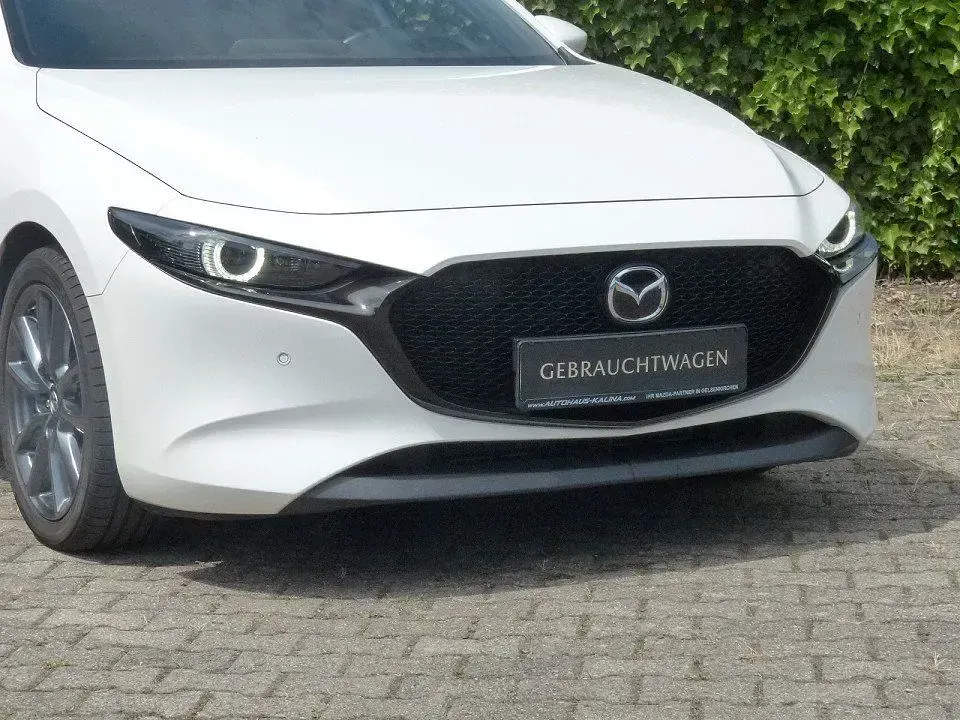 Gebraucht Mazda 3 Selection 122 PS (89 kW) 2022 Snowflake white Limousine