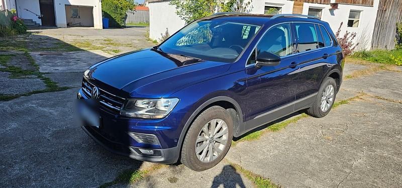 Blau Gebraucht 2020 VW Tiguan IQ Drive SUV | 23.990 € (Guter Preis) - Bild 1/4