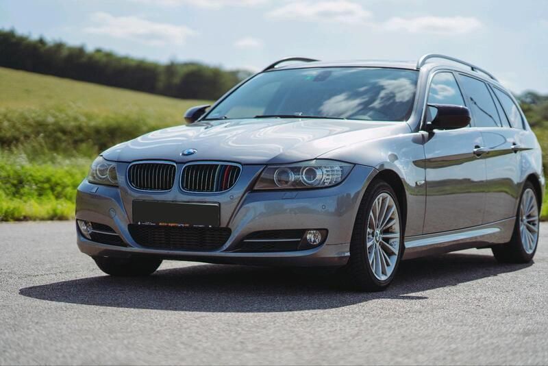 Grau Gebraucht 2009 BMW 335 Kombi | 12.500 € (Fairer Preis) - Bild 1/4