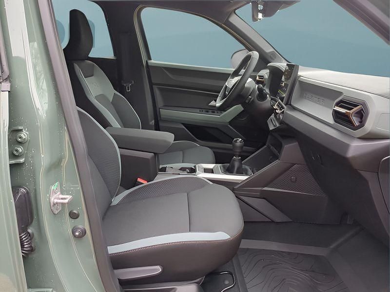Neu Dacia Duster 122 PS (89 kW) 2026 Grün SUV