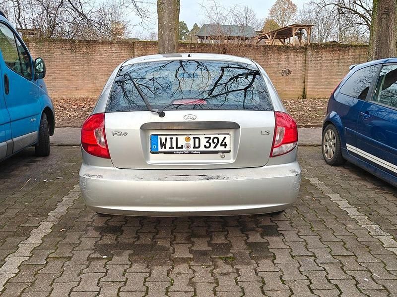 Gebraucht Kia Rio 98 PS (72 kW) 2002 Silber Limousine