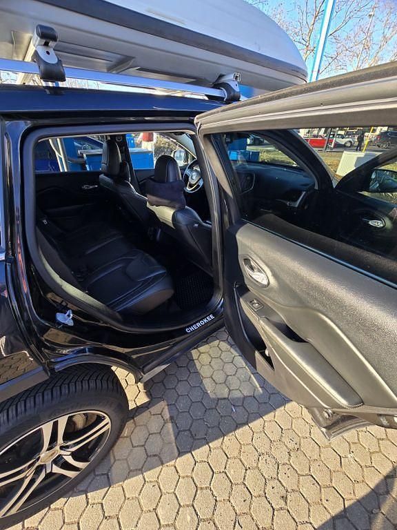 Gebraucht Jeep Cherokee Limited 200 PS (147 kW) 2015 Schwarz SUV