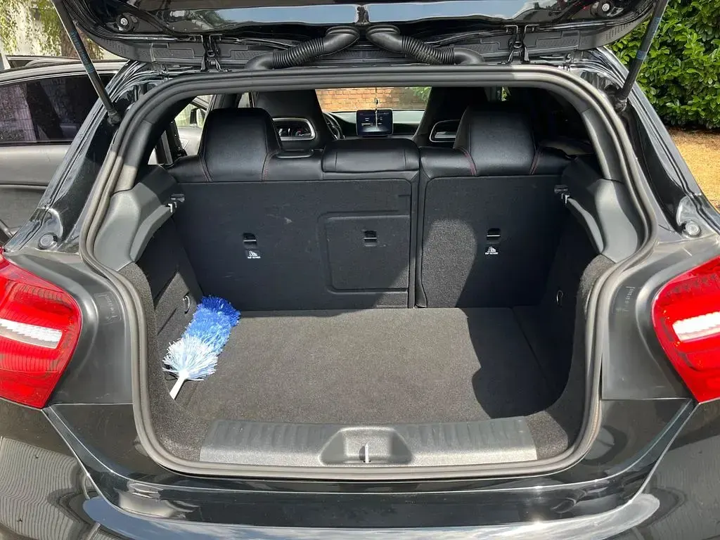 Gebraucht Mercedes A200 AMG line 156 PS (114 kW) 2018 Schwarz Limousine
