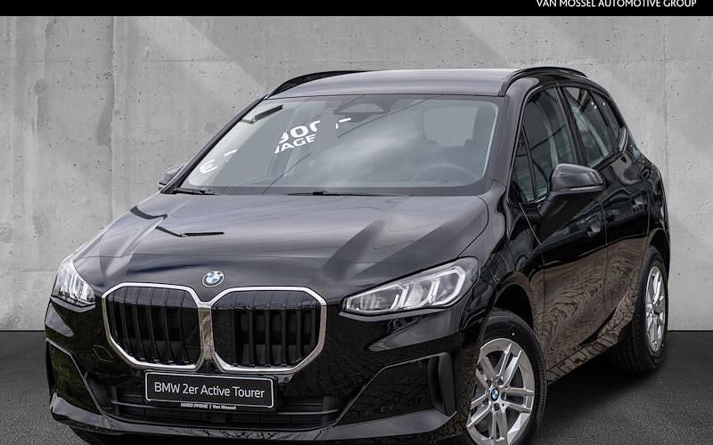 Neu BMW 216 122 PS (89 kW) 2026 Schwarz Kombi