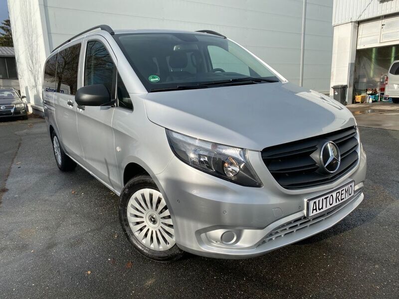 Silber Gebraucht 2021 Mercedes Vito Edition Van / Kleinbus | 34.698 € (Guter Preis) - Bild 1/4