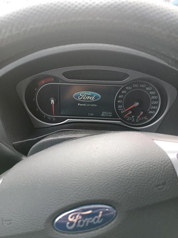 Gebraucht Ford Mondeo 140 PS (102 kW) 2008 Silber Kombi