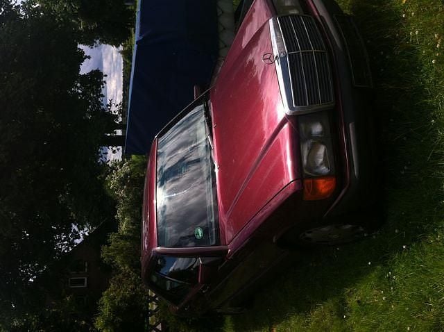 Gebraucht Mercedes 190 109 PS (80 kW) 1992 Rot Limousine