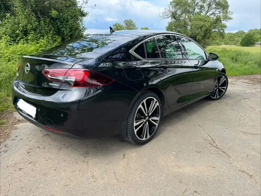 Gebraucht Opel Insignia Business Innovation 165 PS (121 kW) 2018 Schwarz Limousine