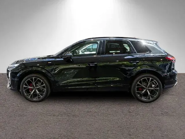 Neu Audi Q3 S-Line 150 PS (110 kW) 2025 Mythosschwarz metallic SUV