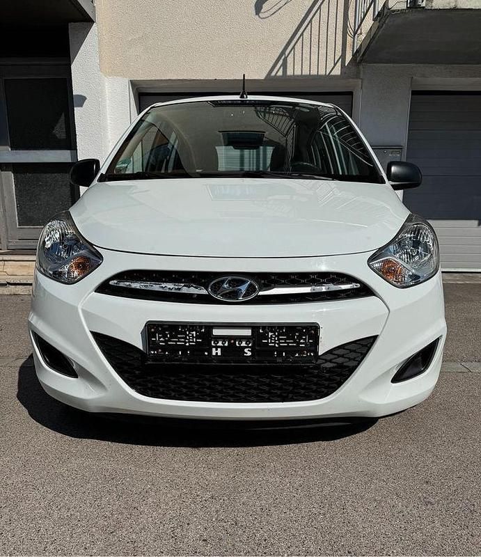Gebraucht Hyundai i10 Edition 69 PS (50 kW) 2013 Weiß Kleinwagen