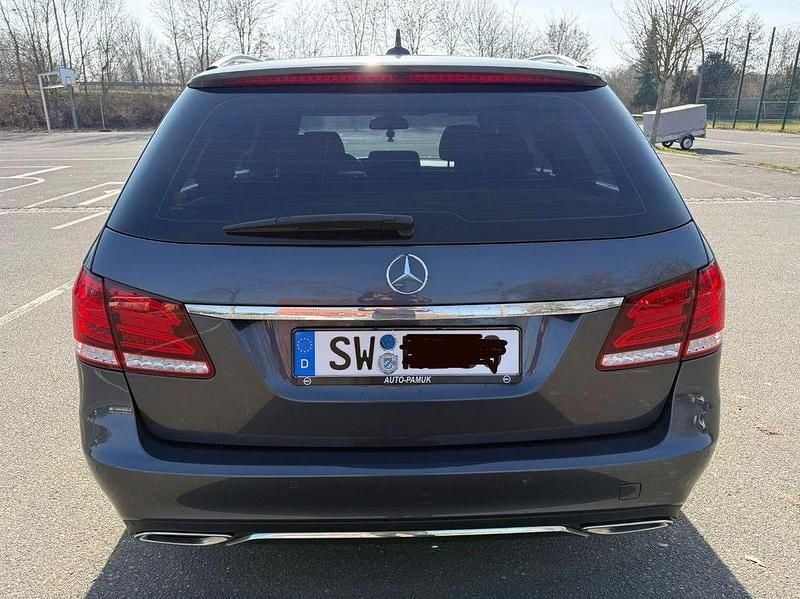 Gebraucht Mercedes E350 258 PS (189 kW) 2015 Grau Kombi