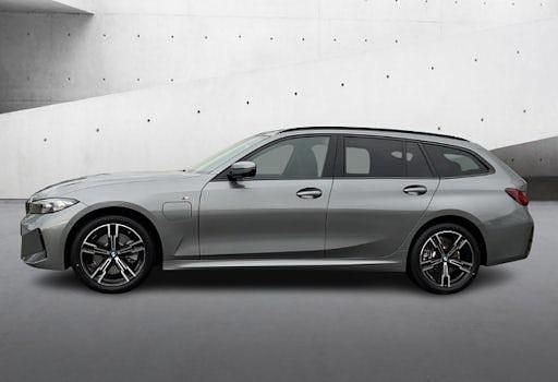 Gebraucht BMW 330e M Sport 292 PS (214 kW) 2025 Grau Kombi