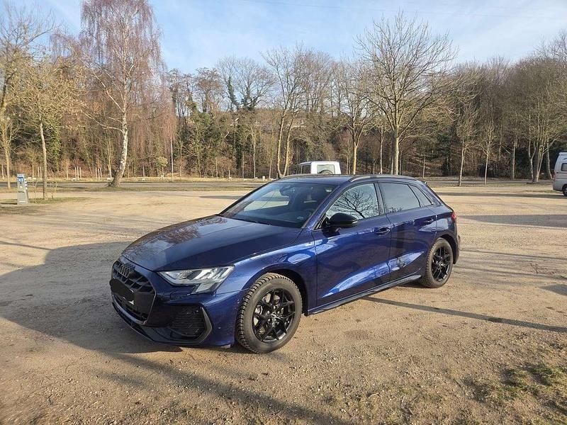 Blau Gebraucht 2025 Audi A3 S-Line Kombi | 29.500 € (Superpreis) - Bild 1/4