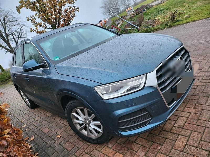 Blau Gebraucht 2015 Audi Q3 SUV | 15.000 € (Guter Preis) - Bild 1/4
