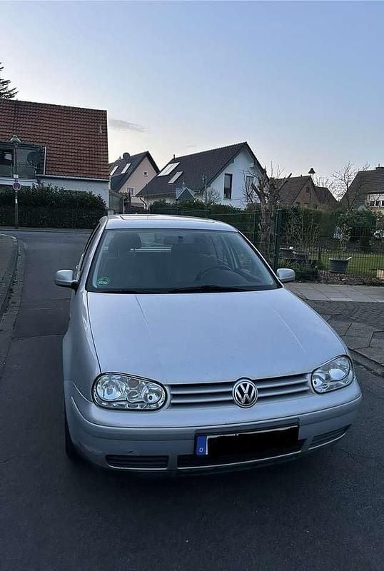 Silber Gebraucht 1998 VW Golf IV Limousine | 1.650 € (Superpreis) - Bild 1/4