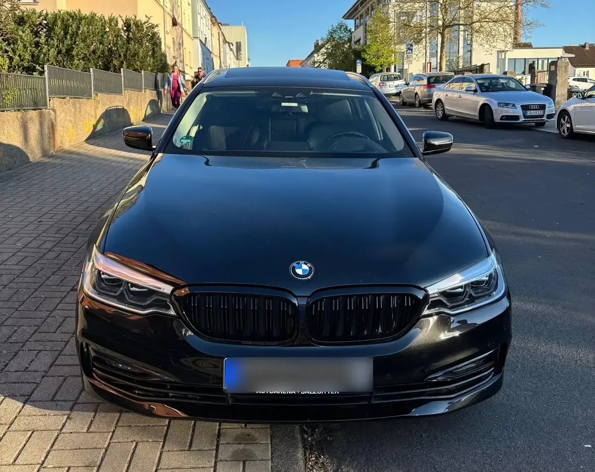 Gebraucht BMW 520 240 PS (176 kW) 2017 Schwarz Kombi