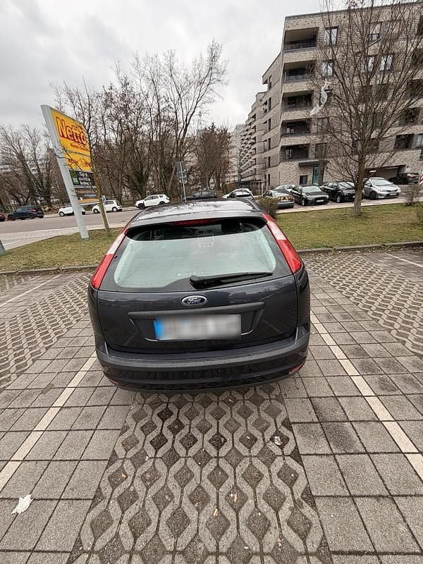 Gebraucht Ford Focus 105 PS (77 kW) 2006 Grau Limousine